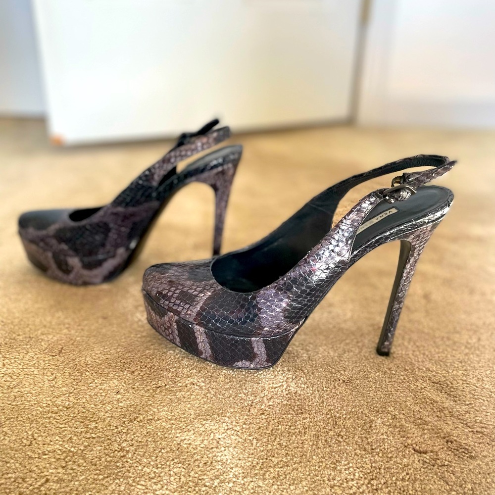 Vera Wang snake skin leather heels platform dark purple n lavender 9 M, 40 EUR.